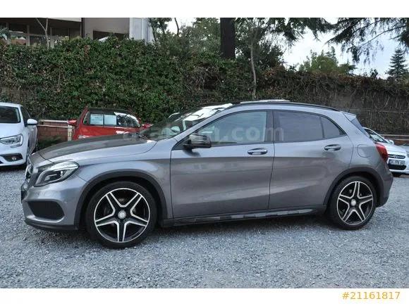 Mercedes-Benz GLA 200 AMG Image 1